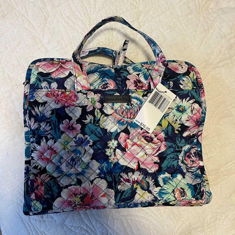 Vera Bradley Grand hanging organizer nwt